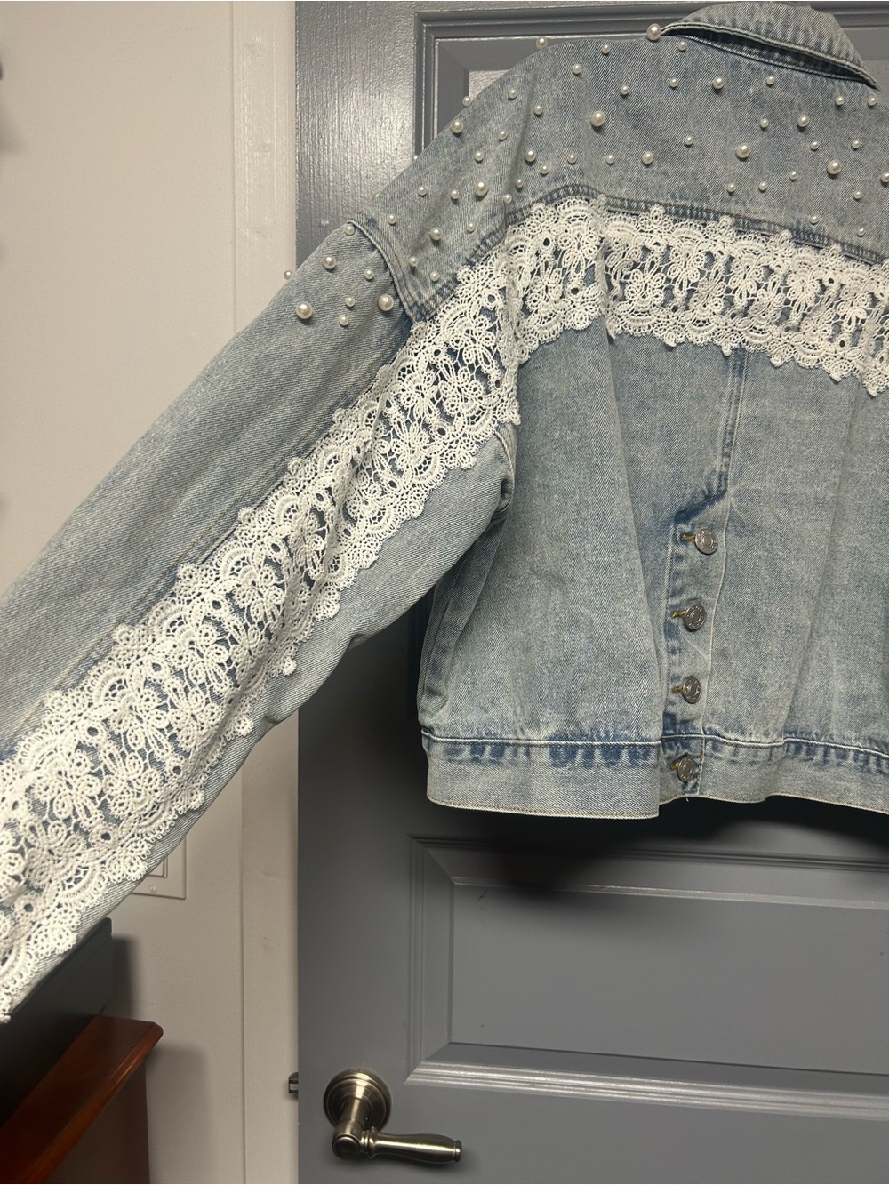POL Pearl and lace embellished short denim jacket super cute! Size medium EUC - Picture 6 of 10